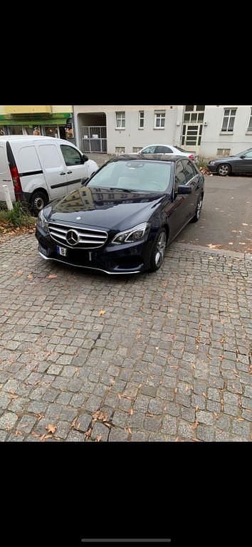 Gebraucht Mercedes E350 258 PS (189 kW) 2015 Blau Limousine