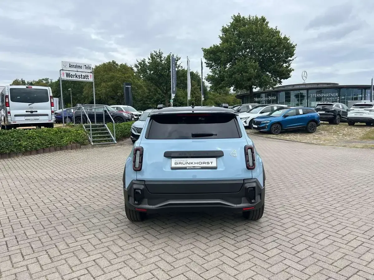 Neu Renault 4 E-Tech Iconic 110 kW (150 PS) 2025 Kumulusblau + schwarzes dach SUV