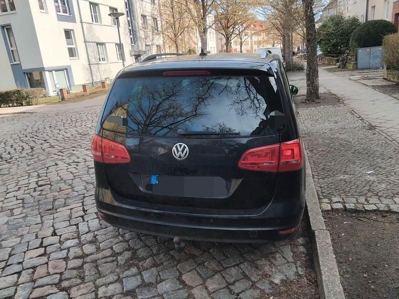 Gebraucht VW Sharan Life 140 PS (102 kW) 2013 Schwarz Van / Kleinbus