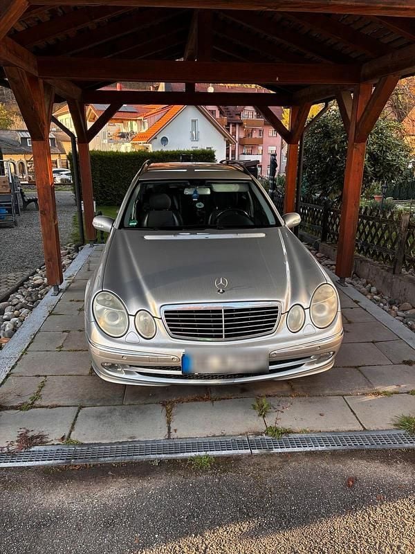 Silber Gebraucht 2003 Mercedes E320 Kombi | 3.500 € (Fairer Preis) - Bild 1/4