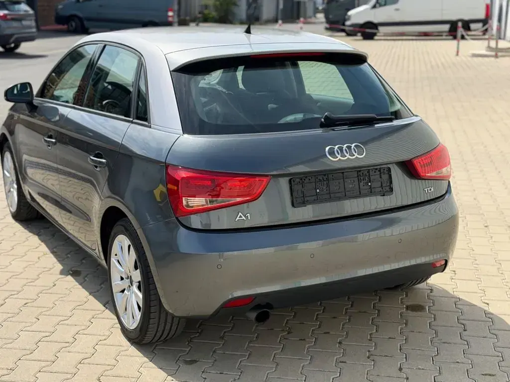 Gebraucht Audi A1 S-Line 105 PS (77 kW) 2014 Grau Kleinwagen