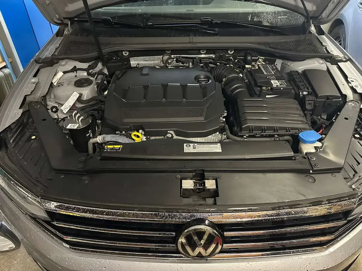 Gebraucht VW Passat Elegance 150 PS (110 kW) 2019 Silber Kombi