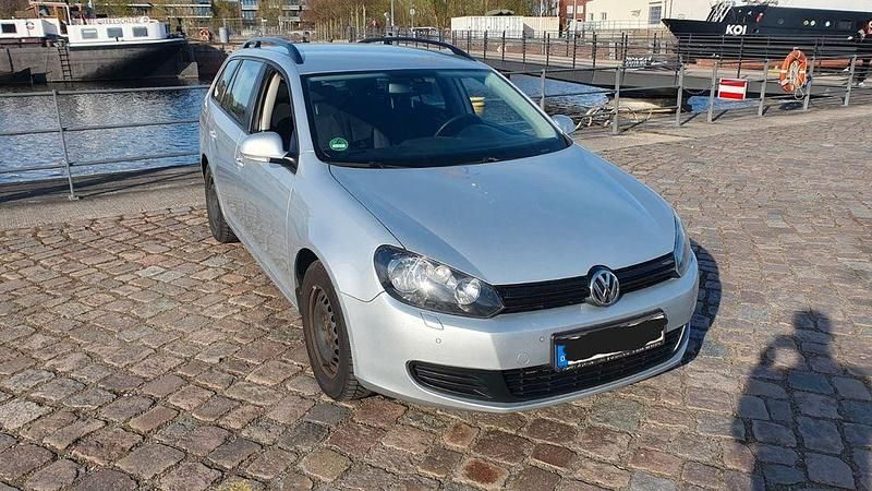 Gebraucht VW Golf VI 105 PS (77 kW) 2013 Silber Kleinwagen