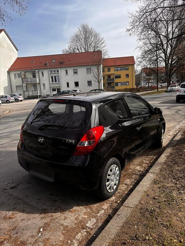 Gebraucht Hyundai i20 77 PS (56 kW) 2009 Schwarz Kleinwagen