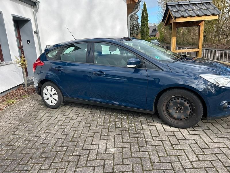 Gebraucht Ford Focus 2012 Blau Limousine