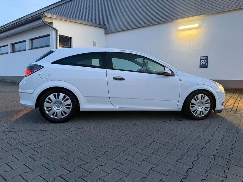 Gebraucht Opel Astra GTC 116 PS (85 kW) 2009 Weiß Limousine