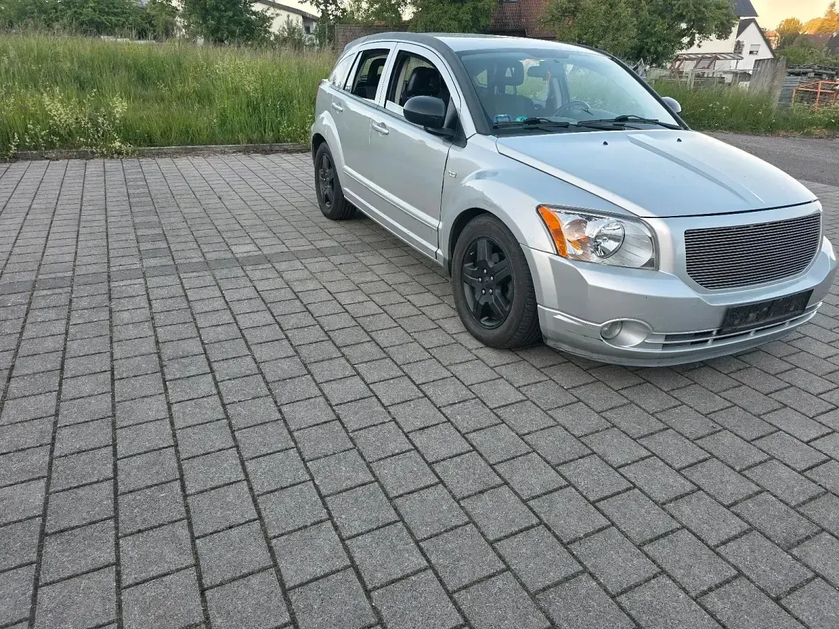 Gebraucht Dodge Caliber 140 PS (102 kW) 2010 Grau Kleinwagen