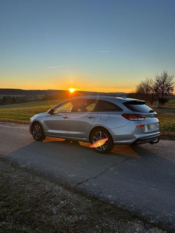 Gebraucht Hyundai i30 Edition 30+ 120 PS (88 kW) 2021 Silber Kombi