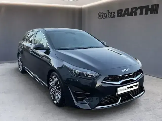Neu Kia Ceed GT GT-Line 140 PS (102 kW) 2025 Schwarz Limousine