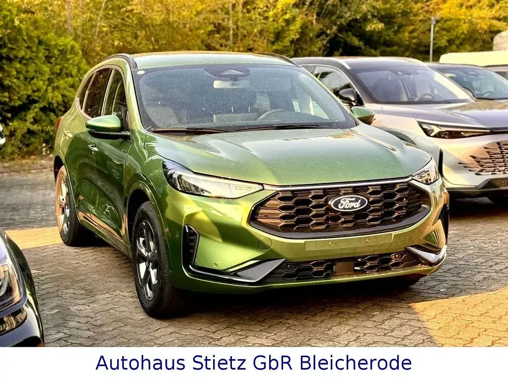 Neu Ford Kuga ST-Line 186 PS (136 kW) 2025 Bursting green SUV