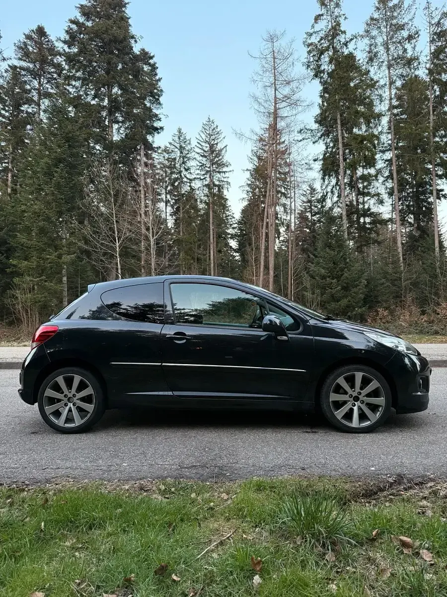 Gebraucht Peugeot 207 RC 156 PS (114 kW) 2010 Schwarz Limousine
