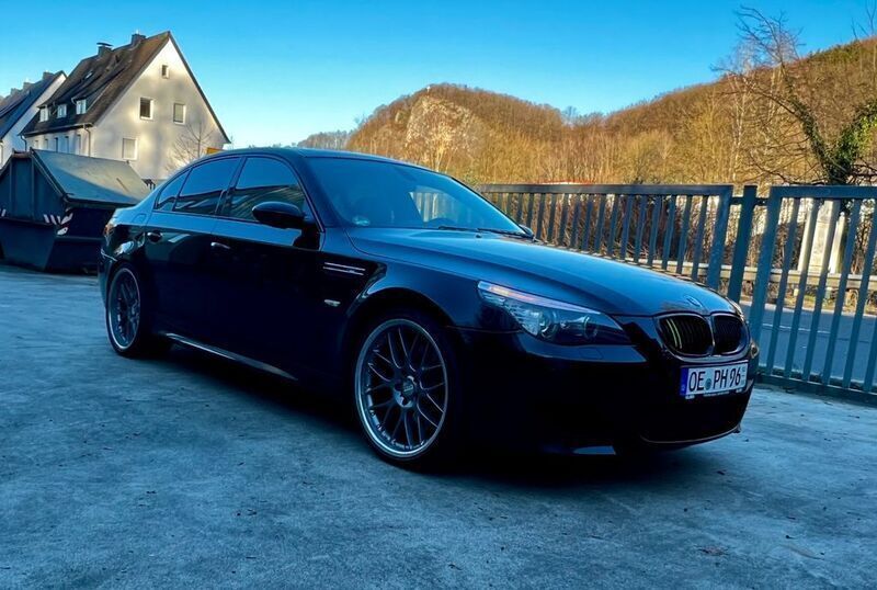 Schwarz Gebraucht 2006 BMW M5 Performance Limousine | 23.500 € (Superpreis) - Bild 1/4
