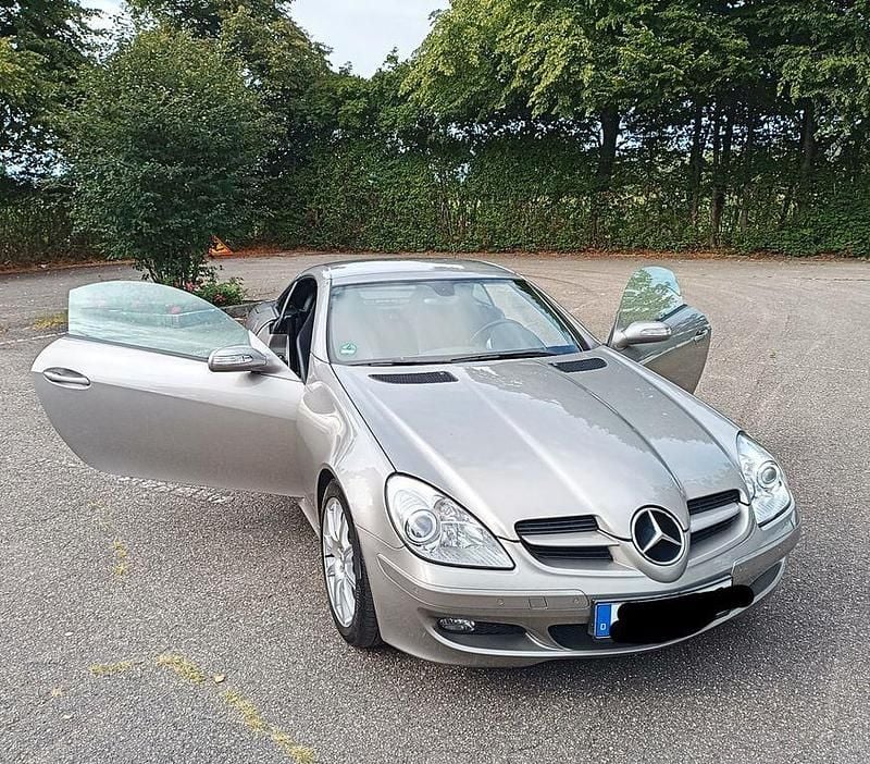 Silber Gebraucht 2005 Mercedes SLK350 Cabrio | 13.950 € (Fairer Preis) - Bild 1/4