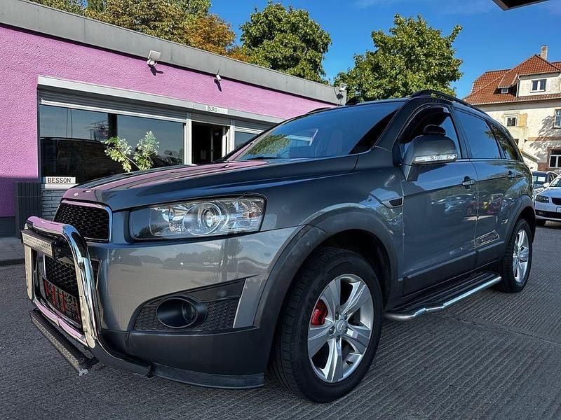 Grau Gebraucht 2012 Chevrolet Captiva LS SUV | 6.990 € - Bild 1/4