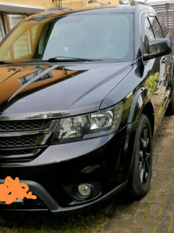 Schwarz Gebraucht 2014 Fiat Freemont Black Code SUV | 9.500 € (Fairer Preis) - Bild 1/4