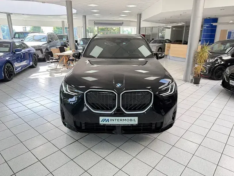 Gebraucht BMW X3 M Sport 197 PS (144 kW) 2025 Black sapphire metallic SUV