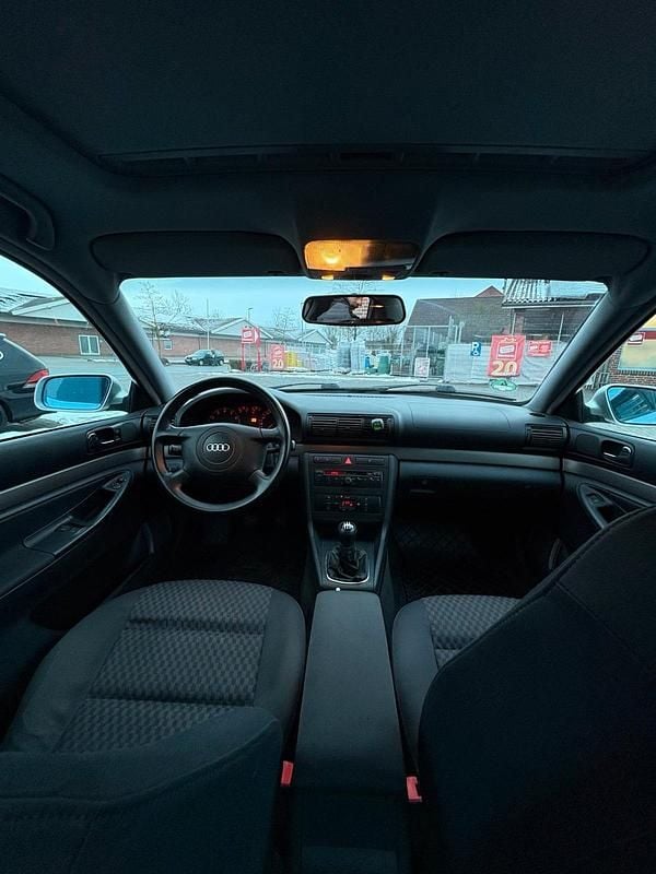 Gebraucht Audi A4 101 PS (74 kW) 1999 Silber Limousine