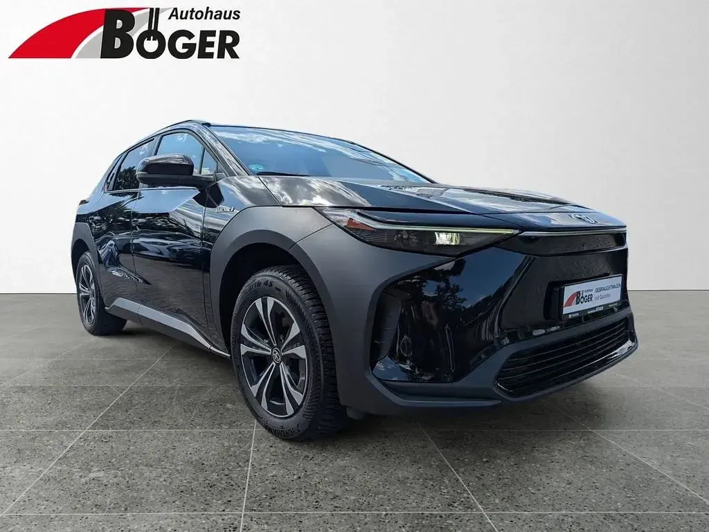 Gebraucht Toyota bZ4X Basis 150 kW (204 PS) 2023 Schwarz SUV