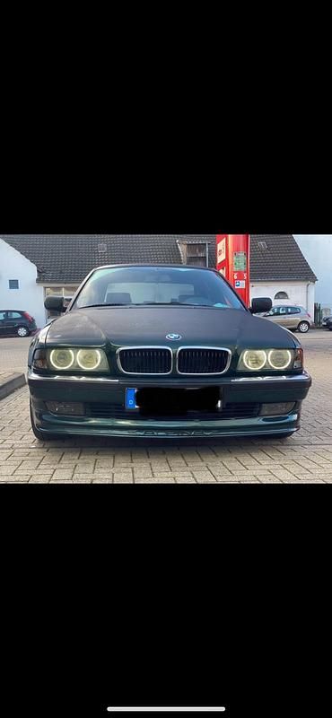 Grün Gebraucht 1997 BMW 728 Limousine | 9.900 € - Bild 1/4