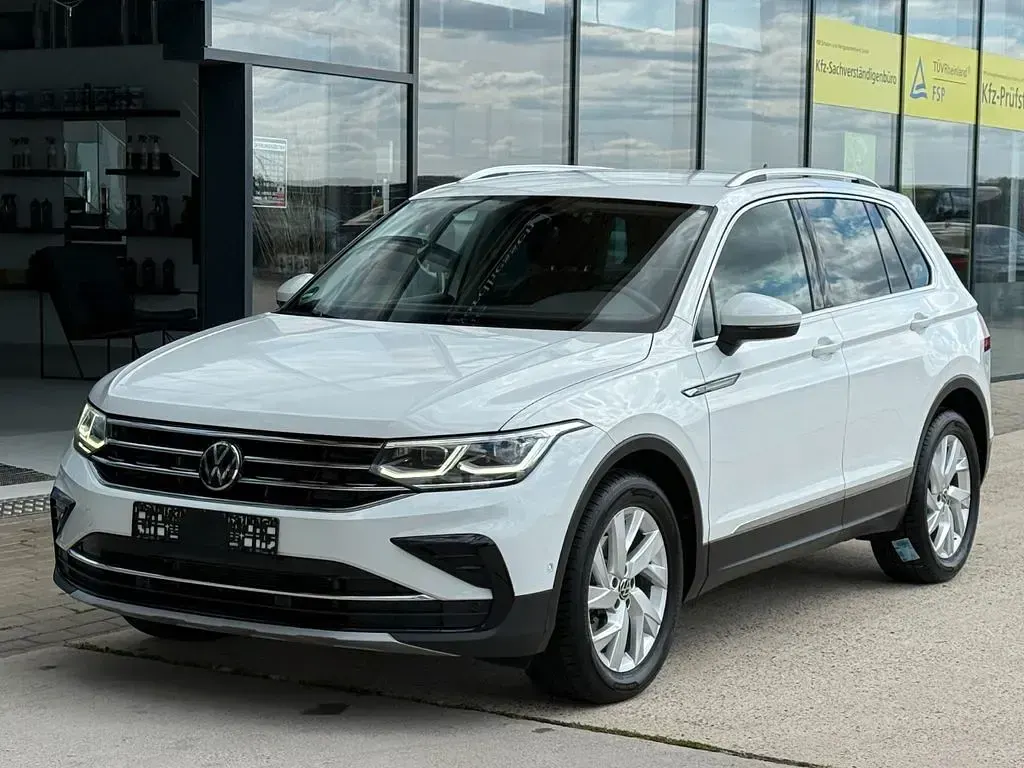 Gebraucht VW Tiguan IQ Drive 150 PS (110 kW) 2023 Pure white SUV