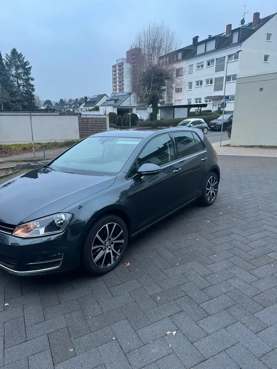 Gebraucht VW Golf VII 110 PS (80 kW) 2016 Grau Limousine