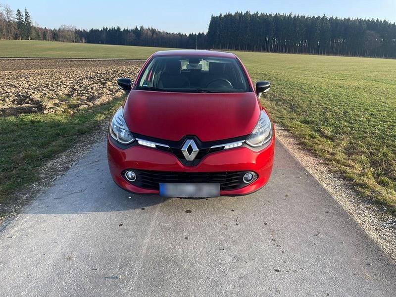 Gebraucht Renault Clio IV Dynamique 90 PS (66 kW) 2013 Rot Kleinwagen