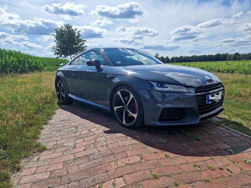 Grau Gebraucht 2017 Audi TT Competition Coupé | 24.990 € (Fairer Preis) - Bild 1/4