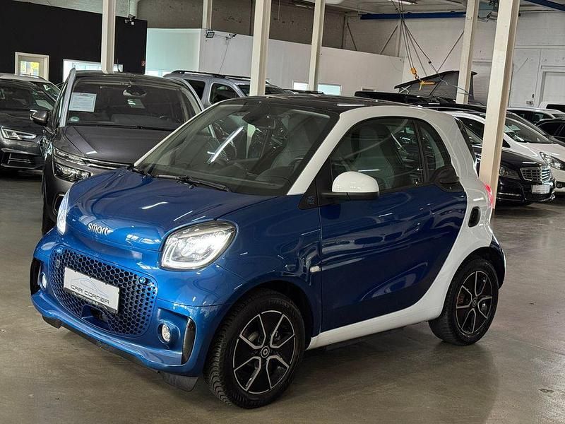 Blau Gebraucht 2020 Smart ForTwo Electric Drive Exclusive Coupé | 12.800 € (Fairer Preis) - Bild 1/4