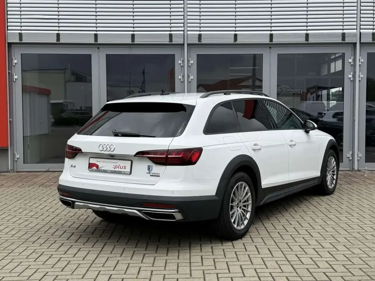 Gebraucht Audi A4 Allroad 204 PS (150 kW) 2023 Weiß Kombi