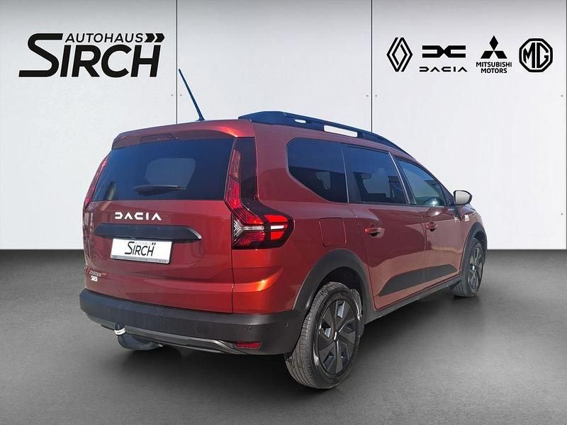 Gebraucht Dacia Jogger Expression 110 PS (80 kW) 2025 Braun Van / Kleinbus