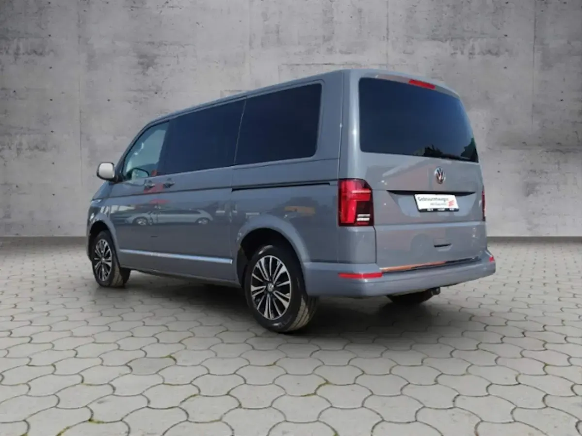 Second-hand VW Multivan Generation Six 204 CP (150 kW) 2022 Monovolum