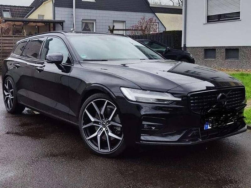 Schwarz Gebraucht 2019 Volvo V60 R-Design Kombi | 35.500 € (Teuer) - Bild 1/3