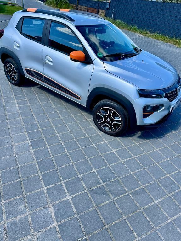 Silber Gebraucht 2021 Dacia Spring Comfort Plus Kleinwagen | 8.449 € (Guter Preis) - Bild 1/4