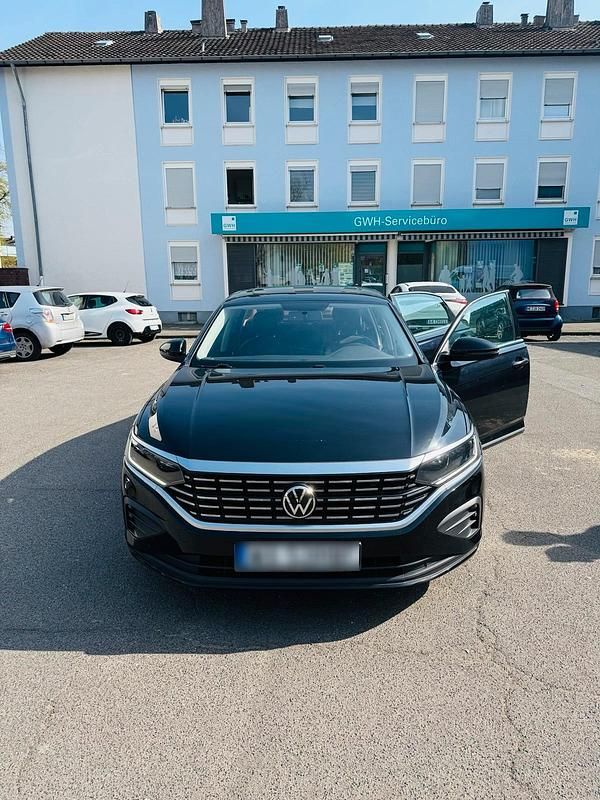 Gebraucht VW Passat 156 PS (114 kW) 2023 Schwarz Kombi