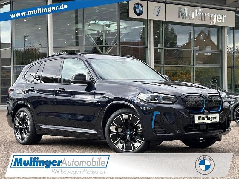 Carbon schwarz (metallic) Gebraucht 2022 BMW iX3 M Sport SUV | 40.990 € (Fairer Preis) - Bild 1/4