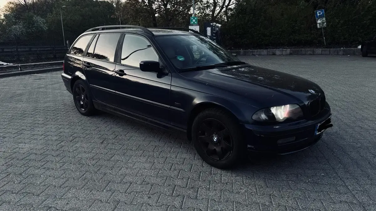 Second-hand BMW 320 136 CP (100 kW) 2000 Negru Break