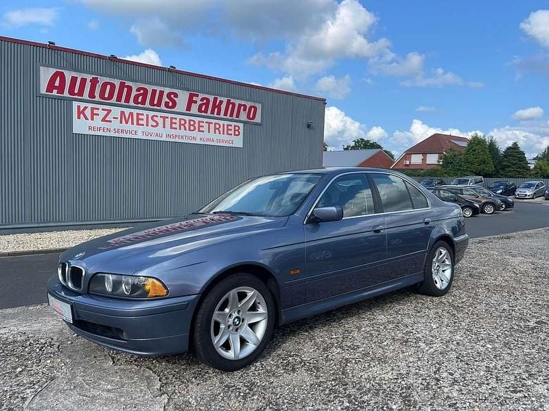 Blau Gebraucht 2001 BMW 520 Limousine | 5.450 € (Teuer) - Bild 1/3