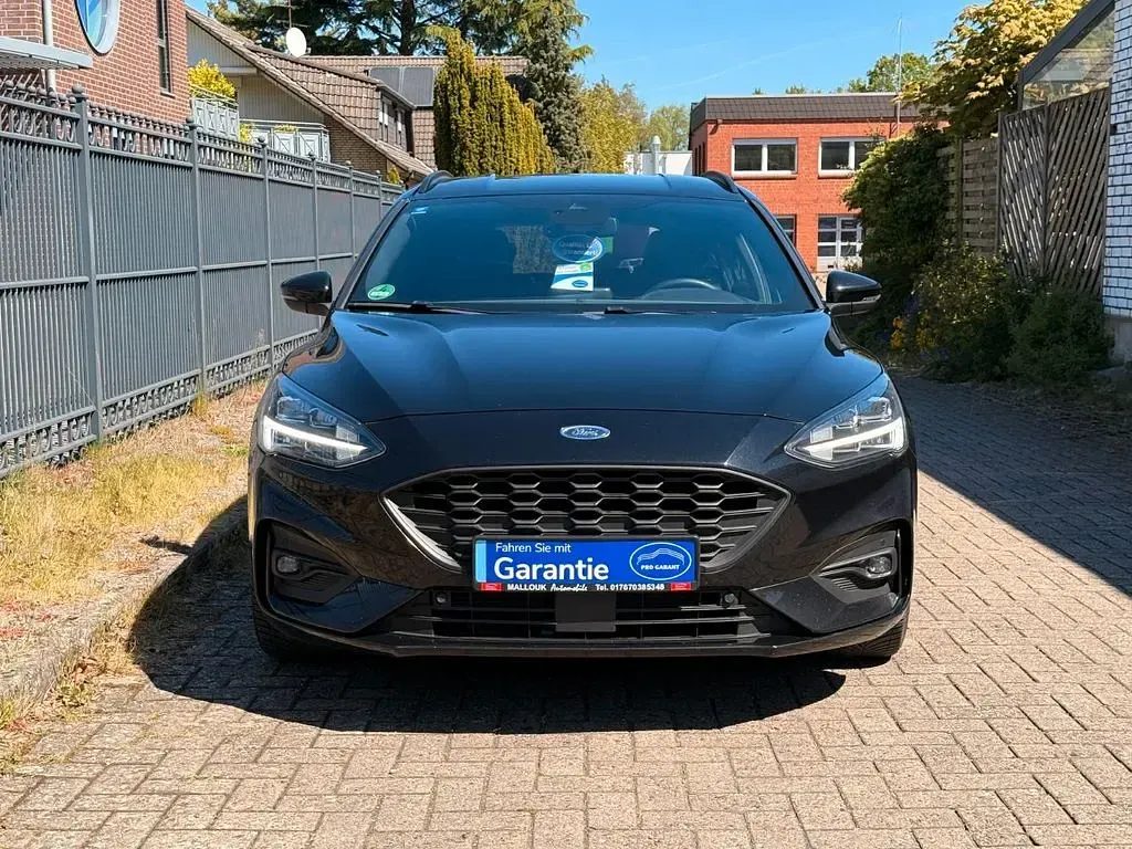 Gebraucht Ford Focus ST-Line X 155 PS (114 kW) 2021 Schwarz Limousine