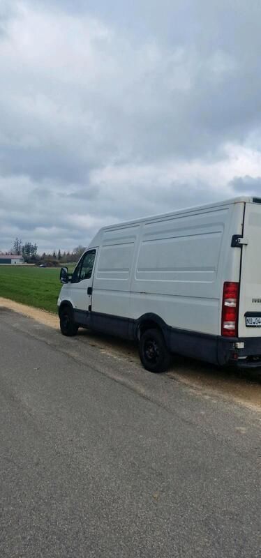Weiß Gebraucht 2009 Iveco Daily Van / Kleinbus | 5.000 € - Bild 1/4