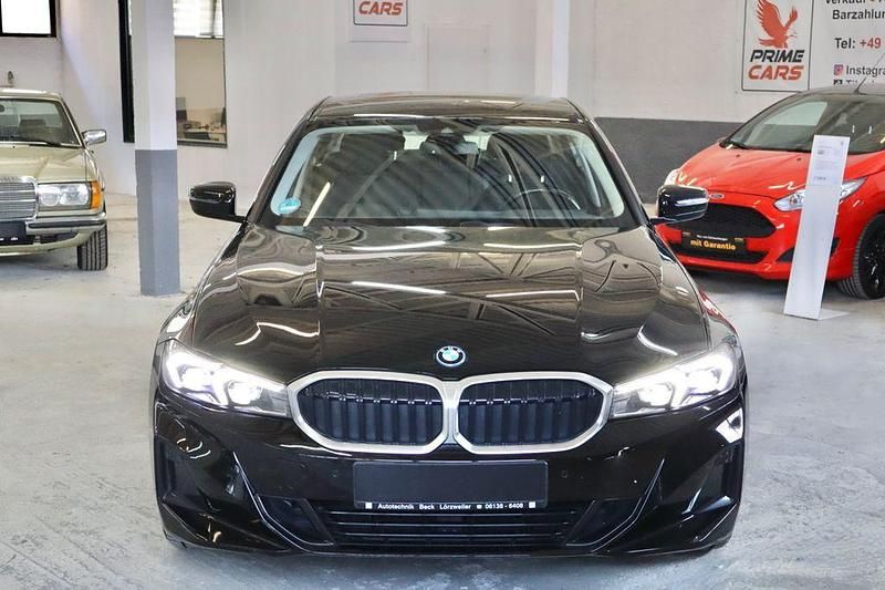 Gebraucht BMW 320e 163 PS (119 kW) 2022 Schwarz Limousine