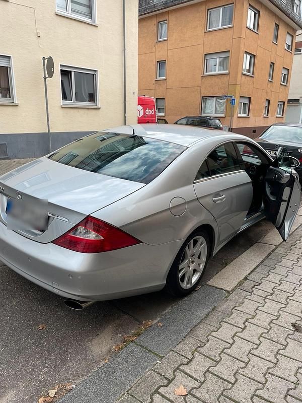 Silber Gebraucht 2005 Mercedes CLS350 Limousine | 7.900 € (Fairer Preis) - Bild 1/4