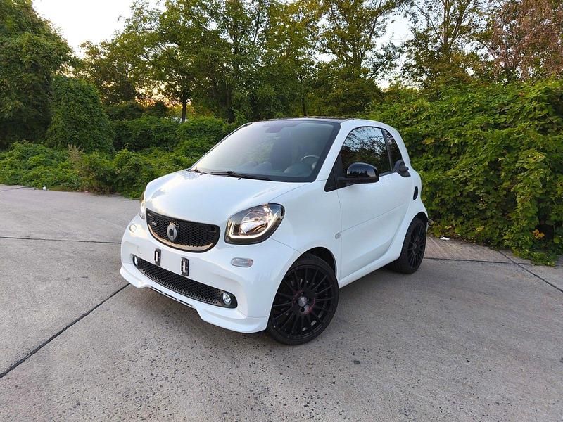 Weiß Gebraucht 2016 Smart ForTwo Coupé Brabus Xclusive Coupé | 18.299 € (Guter Preis) - Bild 1/4