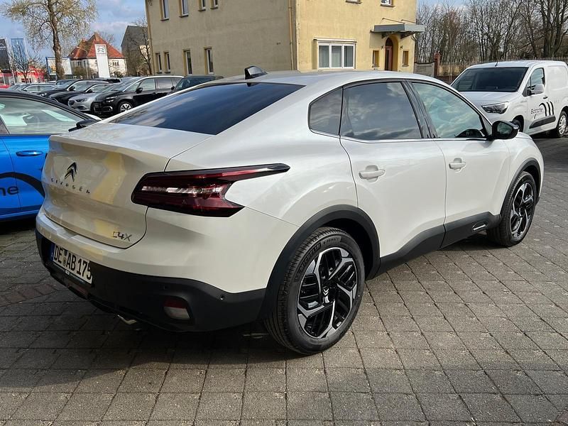 Gebraucht Citroën C4 Shine 131 PS (96 kW) 2023 Andere farbe