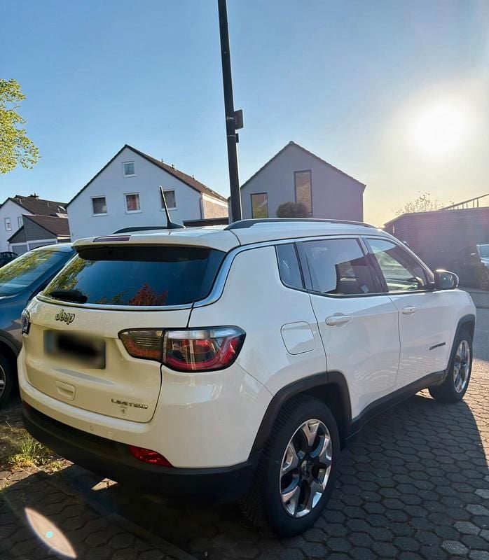 Gebraucht Jeep Compass Limited 140 PS (102 kW) 2018 Weiß SUV