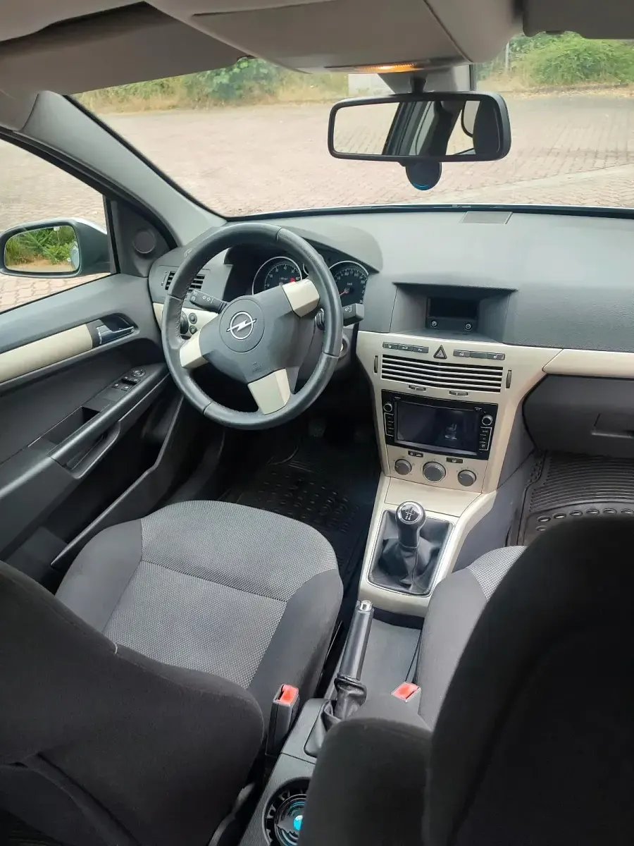 Gebraucht Opel Astra 2009 Grau Limousine