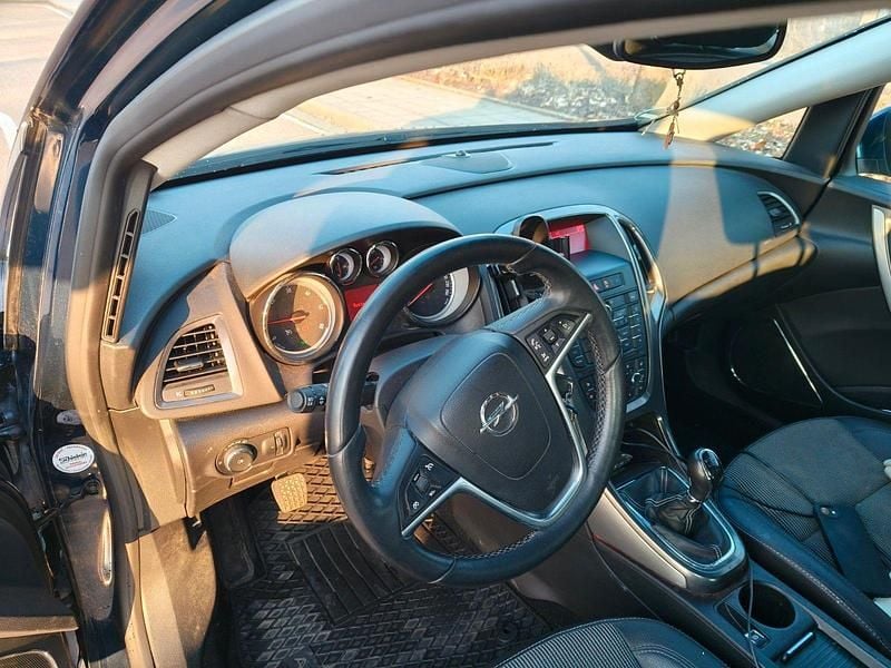 Gebraucht Opel Astra Innovation 110 PS (80 kW) 2011 Blau Limousine