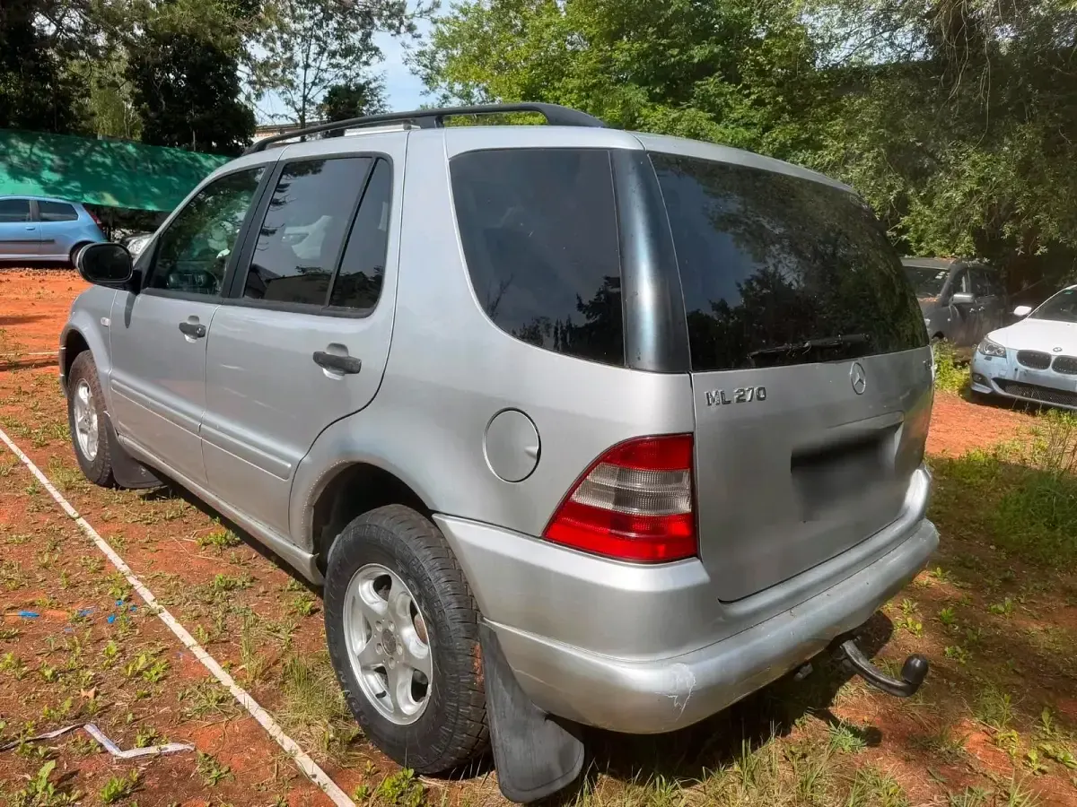 Gebraucht Mercedes ML270 163 PS (119 kW) 2003 Grau SUV