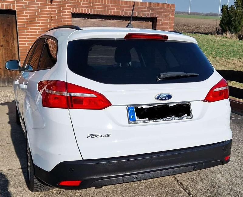 Gebraucht Ford Focus Trend 120 PS (88 kW) 2018 Weiß Kombi