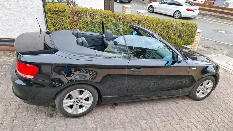 Gebraucht BMW 118 Cabriolet 143 PS (105 kW) 2009 Schwarz Cabrio