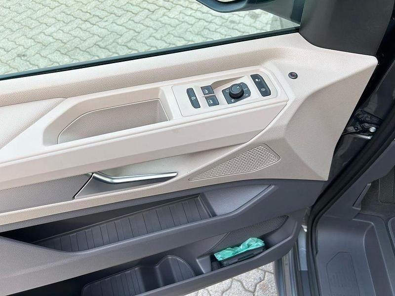 Neu VW Multivan Life 150 PS (110 kW) 2025 Indium grau Van